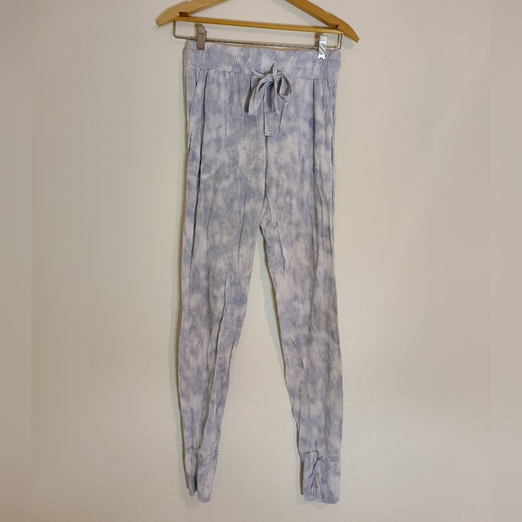 Latched Mama Cloud Joggers - Picture 2 of 6